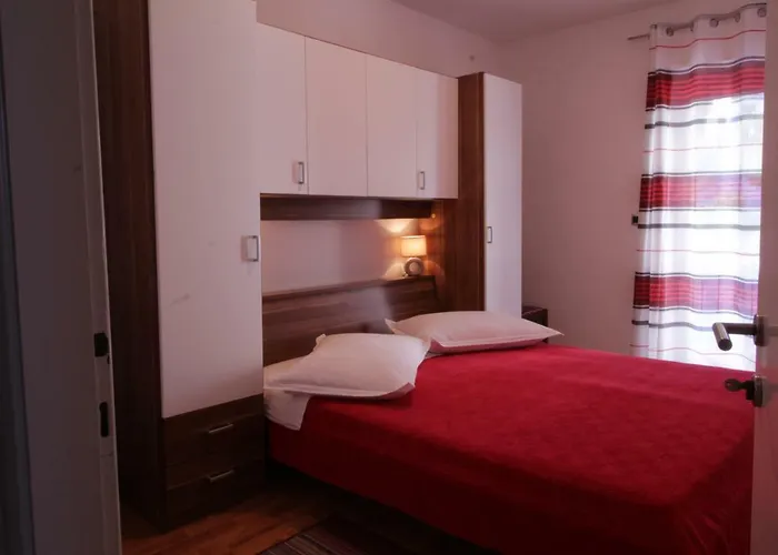 Gostinjska kuća Meira Br4 3*